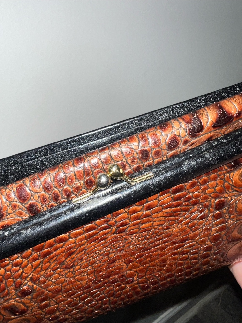 Brahmin Brown Croc Embossed Leather Checkbook Wallet Clutch Kiss Lock - Picture 7 of 8